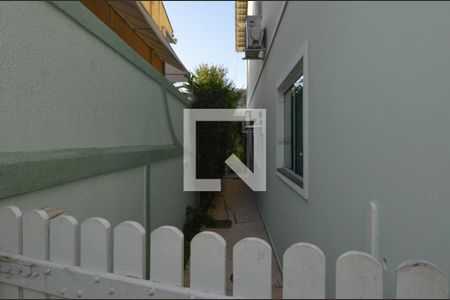 Casa de condomínio à venda com 160m², 6 quartos e 2 vagas Casa de condomínio à venda com 160m², 6 quartos e 2 vagasÁrea externa