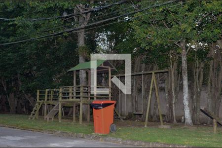 Casa de condomínio à venda com 160m², 6 quartos e 2 vagas Casa de condomínio à venda com 160m², 6 quartos e 2 vagasÁrea comum - Playground