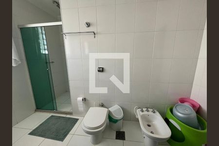 Casa à venda com 270m², 3 quartos e 2 vagas Casa à venda com 270m², 3 quartos e 2 vagasBanheiro Social