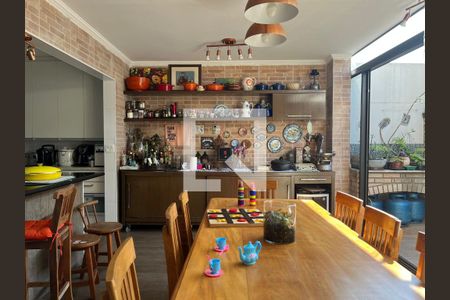 Casa à venda com 270m², 3 quartos e 2 vagas Casa à venda com 270m², 3 quartos e 2 vagasSala de Jantar
