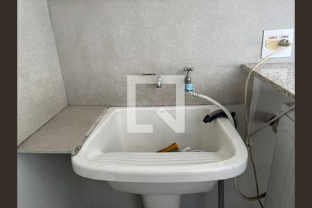 Casa à venda com 270m², 3 quartos e 2 vagas Casa à venda com 270m², 3 quartos e 2 vagasLavanderia