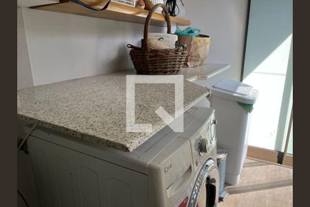 Casa à venda com 270m², 3 quartos e 2 vagas Casa à venda com 270m², 3 quartos e 2 vagasLavanderia