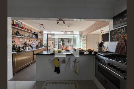 Casa à venda com 270m², 3 quartos e 2 vagas Casa à venda com 270m², 3 quartos e 2 vagasCozinha