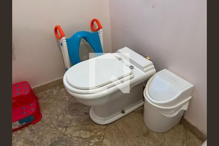 Casa à venda com 270m², 3 quartos e 2 vagas Casa à venda com 270m², 3 quartos e 2 vagasLavabo