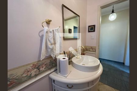 Casa à venda com 270m², 3 quartos e 2 vagas Casa à venda com 270m², 3 quartos e 2 vagasLavabo