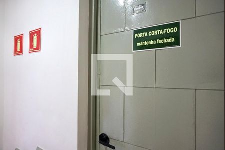 Apartamento para alugar com 180m², 4 quartos e 2 vagas Apartamento para alugar com 180m², 4 quartos e 2 vagasDetalhe entrada dos fundos