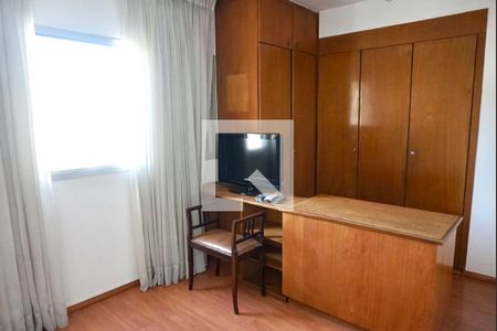 Apartamento para alugar com 180m², 4 quartos e 2 vagas Apartamento para alugar com 180m², 4 quartos e 2 vagasSuite