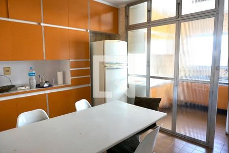 Apartamento para alugar com 180m², 4 quartos e 2 vagas Apartamento para alugar com 180m², 4 quartos e 2 vagasCozinha
