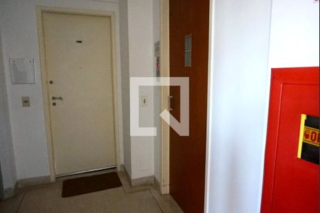 Apartamento para alugar com 180m², 4 quartos e 2 vagas Apartamento para alugar com 180m², 4 quartos e 2 vagasEntrada dos fundos