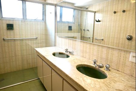 Apartamento para alugar com 180m², 4 quartos e 2 vagas Apartamento para alugar com 180m², 4 quartos e 2 vagasBanheiro 1