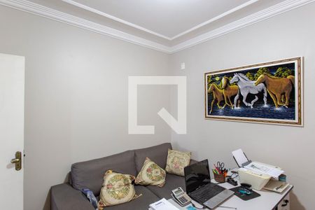 Casa à venda com 300m², 5 quartos e 5 vagas Casa à venda com 300m², 5 quartos e 5 vagasEscritório