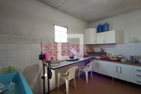Casa à venda com 330m², 4 quartos e 1 vagaEdícula - Cozinha
