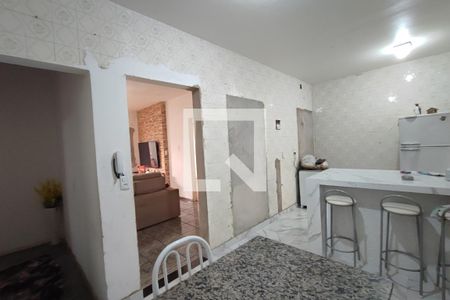 Casa à venda com 330m², 4 quartos e 1 vagaCozinha e Copa