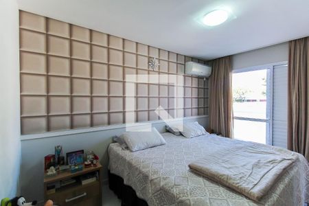 Casa à venda com 300m², 4 quartos e 4 vagas Casa à venda com 300m², 4 quartos e 4 vagasQuarto 3 - Suíte