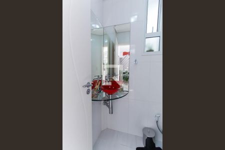 Casa à venda com 300m², 4 quartos e 4 vagas Casa à venda com 300m², 4 quartos e 4 vagasLavabo