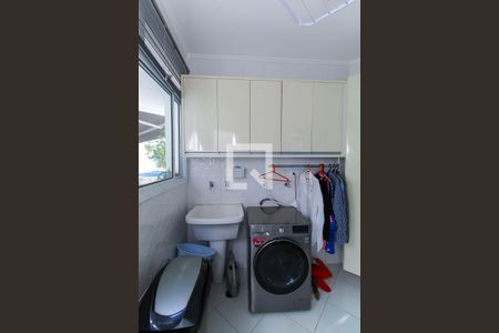 Casa à venda com 300m², 4 quartos e 4 vagas Casa à venda com 300m², 4 quartos e 4 vagasÁrea de Serviço