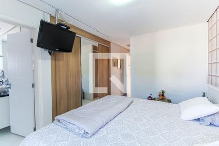 Casa à venda com 300m², 4 quartos e 4 vagas Casa à venda com 300m², 4 quartos e 4 vagasQuarto 3 - Suíte