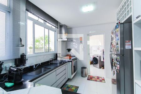 Casa à venda com 300m², 4 quartos e 4 vagas Casa à venda com 300m², 4 quartos e 4 vagasCozinha