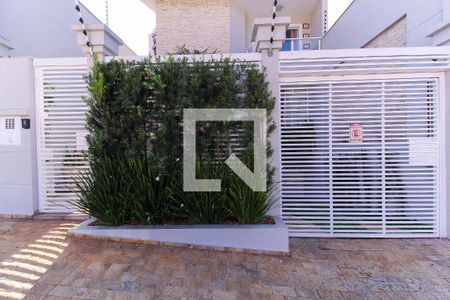 Casa à venda com 300m², 4 quartos e 4 vagas Casa à venda com 300m², 4 quartos e 4 vagasFachada