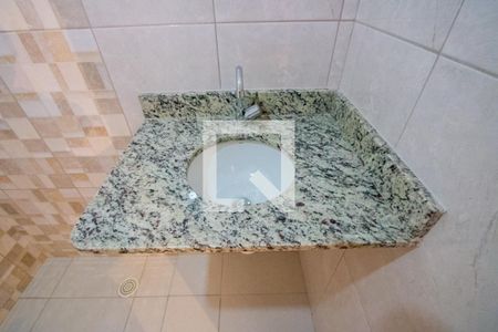 Apartamento para alugar com 50m², 2 quartos e 1 vaga Apartamento para alugar com 50m², 2 quartos e 1 vagaBanheiro social