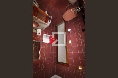 Casa à venda com 175m², 4 quartos e 1 vagaSuite - Banheiro