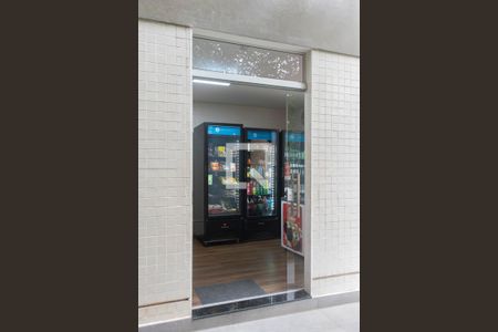 Apartamento à venda com 240m², 4 quartos e 3 vagas Apartamento à venda com 240m², 4 quartos e 3 vagasÁrea comum - Mini mercado