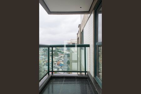 Apartamento à venda com 240m², 4 quartos e 3 vagas Apartamento à venda com 240m², 4 quartos e 3 vagasSacada Quarto 1