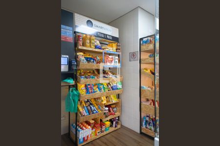 Apartamento à venda com 240m², 4 quartos e 3 vagas Apartamento à venda com 240m², 4 quartos e 3 vagasÁrea comum - Mini mercado