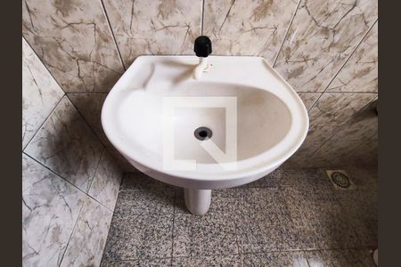 Banheiro - torneira de casa para alugar com 1 quarto, 40m² em Piedade, Rio de Janeiro
