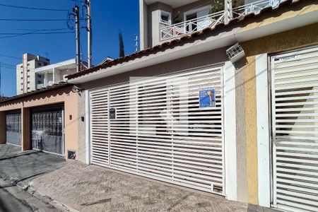 Casa à venda com 149m², 3 quartos e 2 vagas Casa à venda com 149m², 3 quartos e 2 vagasFachada