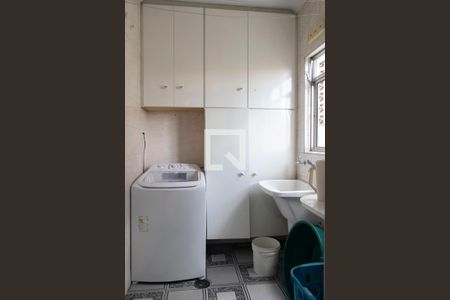 Casa à venda com 297m², 4 quartos e 3 vagas Casa à venda com 297m², 4 quartos e 3 vagasÁrea de Serviço