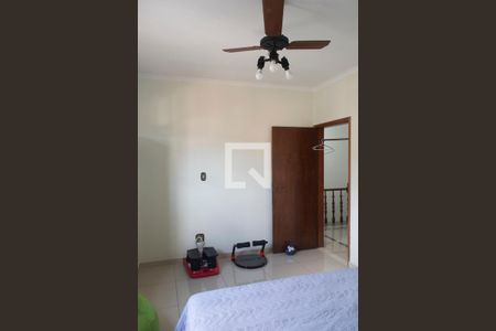 Casa à venda com 297m², 4 quartos e 3 vagas Casa à venda com 297m², 4 quartos e 3 vagasQuarto 2