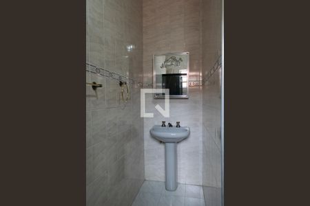 Casa à venda com 297m², 4 quartos e 3 vagas Casa à venda com 297m², 4 quartos e 3 vagasBanheiro