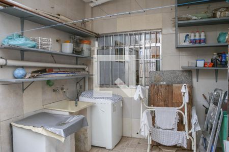 Casa à venda com 220m², 4 quartos e 1 vaga Casa à venda com 220m², 4 quartos e 1 vagaÁrea de Serviço