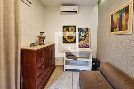 Casa à venda com 320m², 4 quartos e 3 vagas Casa à venda com 320m², 4 quartos e 3 vagasQuarto 3