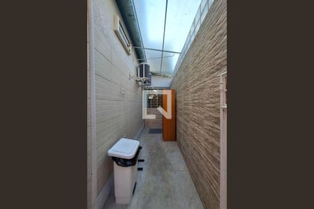 Casa à venda com 320m², 4 quartos e 3 vagas Casa à venda com 320m², 4 quartos e 3 vagasÁrea de Serviço