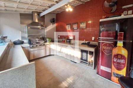 Casa à venda com 320m², 4 quartos e 3 vagas Casa à venda com 320m², 4 quartos e 3 vagasÁrea comum - Churrasqueira