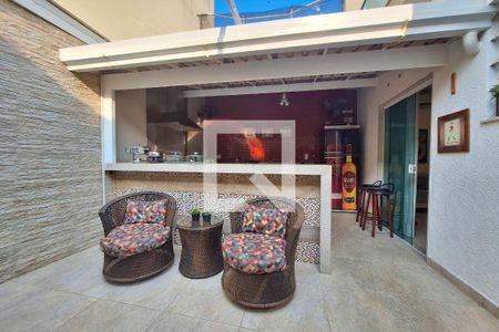 Casa à venda com 320m², 4 quartos e 3 vagas Casa à venda com 320m², 4 quartos e 3 vagasÁrea Comum