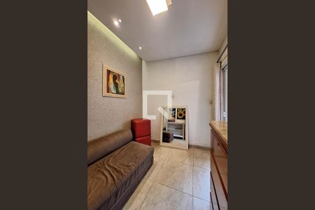 Casa à venda com 320m², 4 quartos e 3 vagas Casa à venda com 320m², 4 quartos e 3 vagasQuarto 3