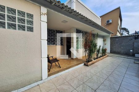 Casa à venda com 320m², 4 quartos e 3 vagas Casa à venda com 320m², 4 quartos e 3 vagasÁrea comum