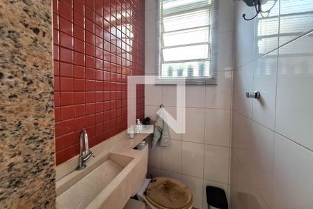 Casa à venda com 320m², 4 quartos e 3 vagas Casa à venda com 320m², 4 quartos e 3 vagasBanheiro Social