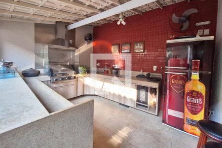 Casa à venda com 320m², 4 quartos e 3 vagas Casa à venda com 320m², 4 quartos e 3 vagasÁrea comum - Churrasqueira