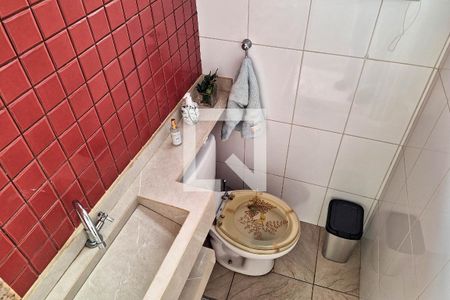 Casa à venda com 320m², 4 quartos e 3 vagas Casa à venda com 320m², 4 quartos e 3 vagasBanheiro Social