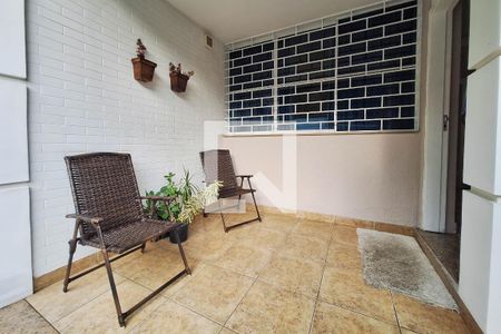 Casa à venda com 320m², 4 quartos e 3 vagas Casa à venda com 320m², 4 quartos e 3 vagasÁrea comum