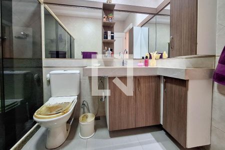 Casa à venda com 320m², 4 quartos e 3 vagas Casa à venda com 320m², 4 quartos e 3 vagasBanheiro Social