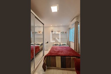 Casa à venda com 320m², 4 quartos e 3 vagas Casa à venda com 320m², 4 quartos e 3 vagasQuarto 1