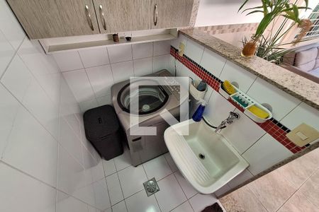 Casa à venda com 320m², 4 quartos e 3 vagas Casa à venda com 320m², 4 quartos e 3 vagasÁrea de Serviço