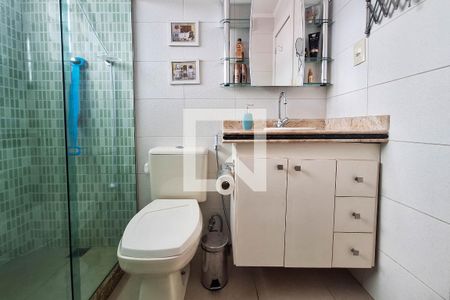 Casa à venda com 320m², 4 quartos e 3 vagas Casa à venda com 320m², 4 quartos e 3 vagasBanheiro da Suíte