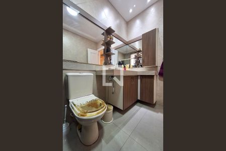 Casa à venda com 320m², 4 quartos e 3 vagas Casa à venda com 320m², 4 quartos e 3 vagasBanheiro Social