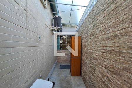 Casa à venda com 320m², 4 quartos e 3 vagas Casa à venda com 320m², 4 quartos e 3 vagasÁrea de Serviço